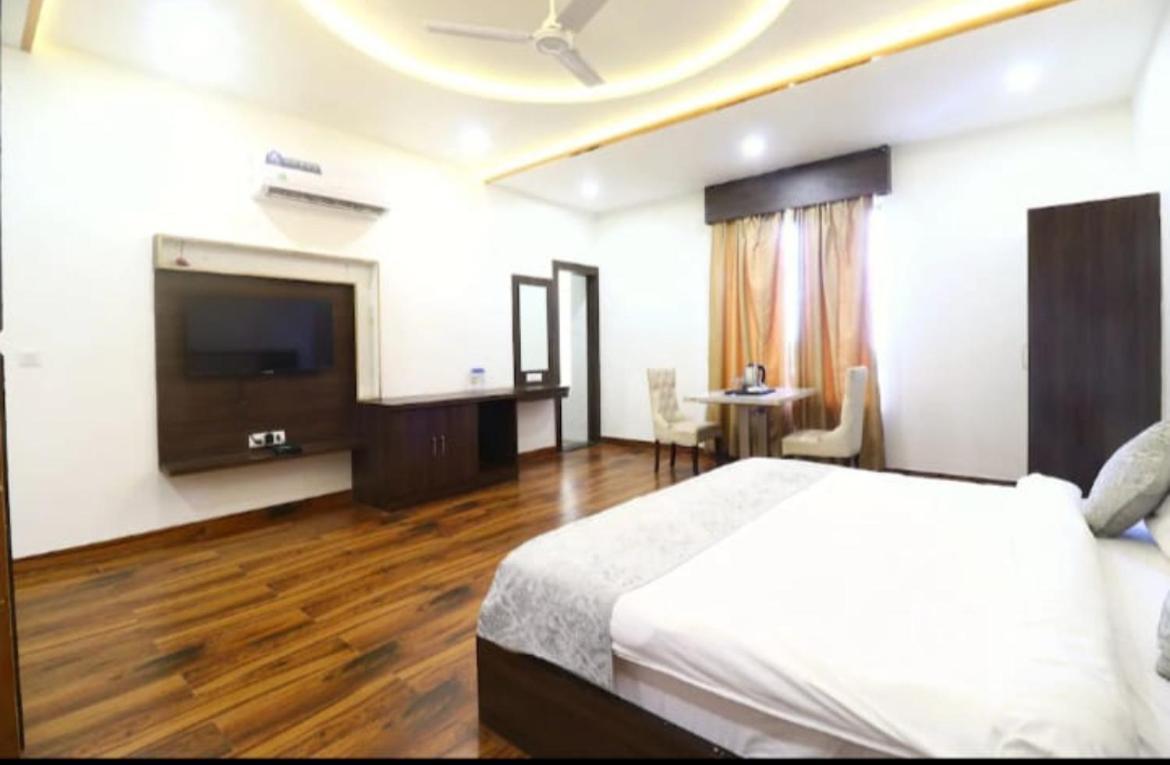 Hotel Vrindavan Prosperity المظهر الخارجي الصورة
